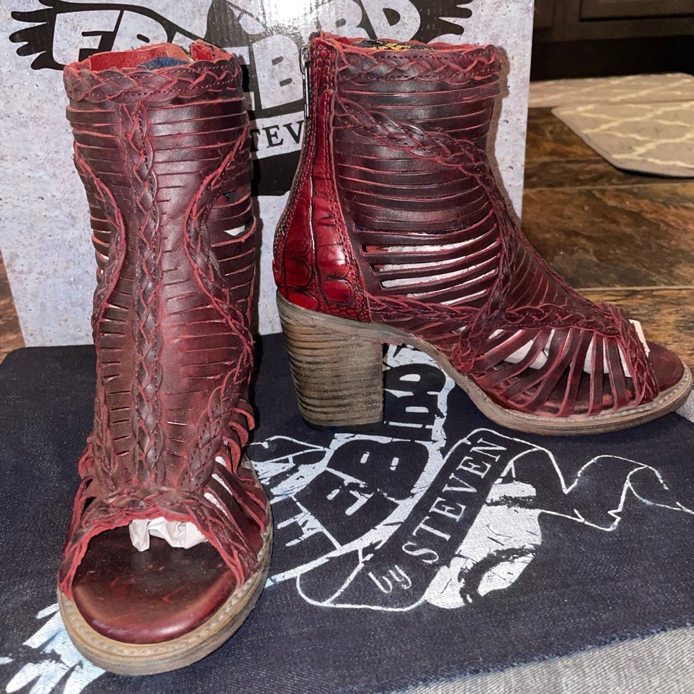 Freebird heels discontinued color as far as I’m aware!